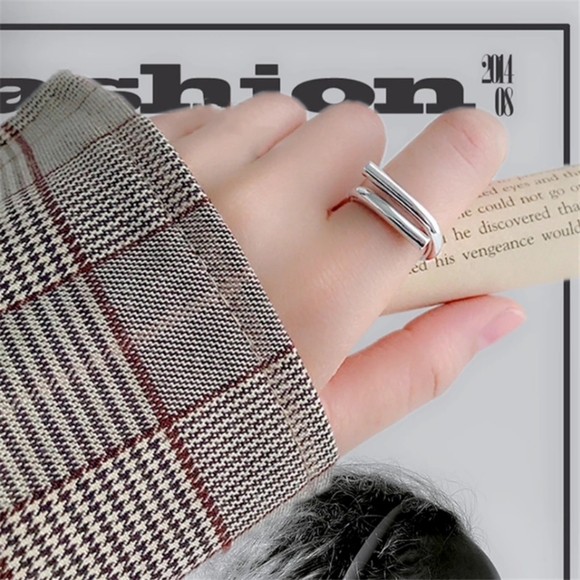 *NEW Glossy 18k White Gold Plated Adjustable Ring - Picture 9 of 16